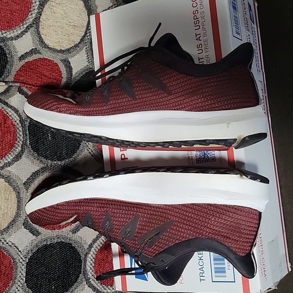 Men's 9.5 Nike running shoes - Picture 5 of 7